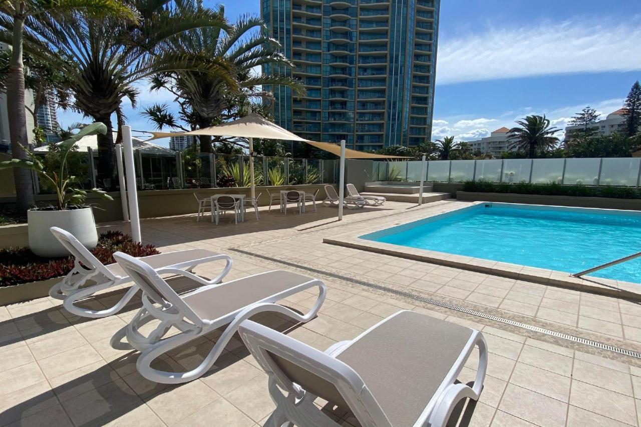 Hi Surf Beachfront Resort Apartments Gold Coast Bagian luar foto