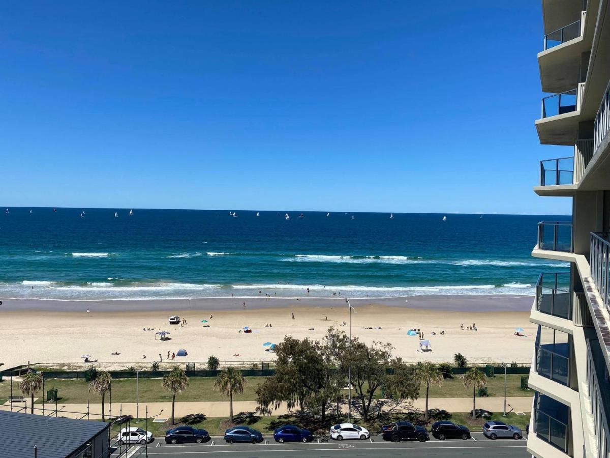 Hi Surf Beachfront Resort Apartments Gold Coast Bagian luar foto