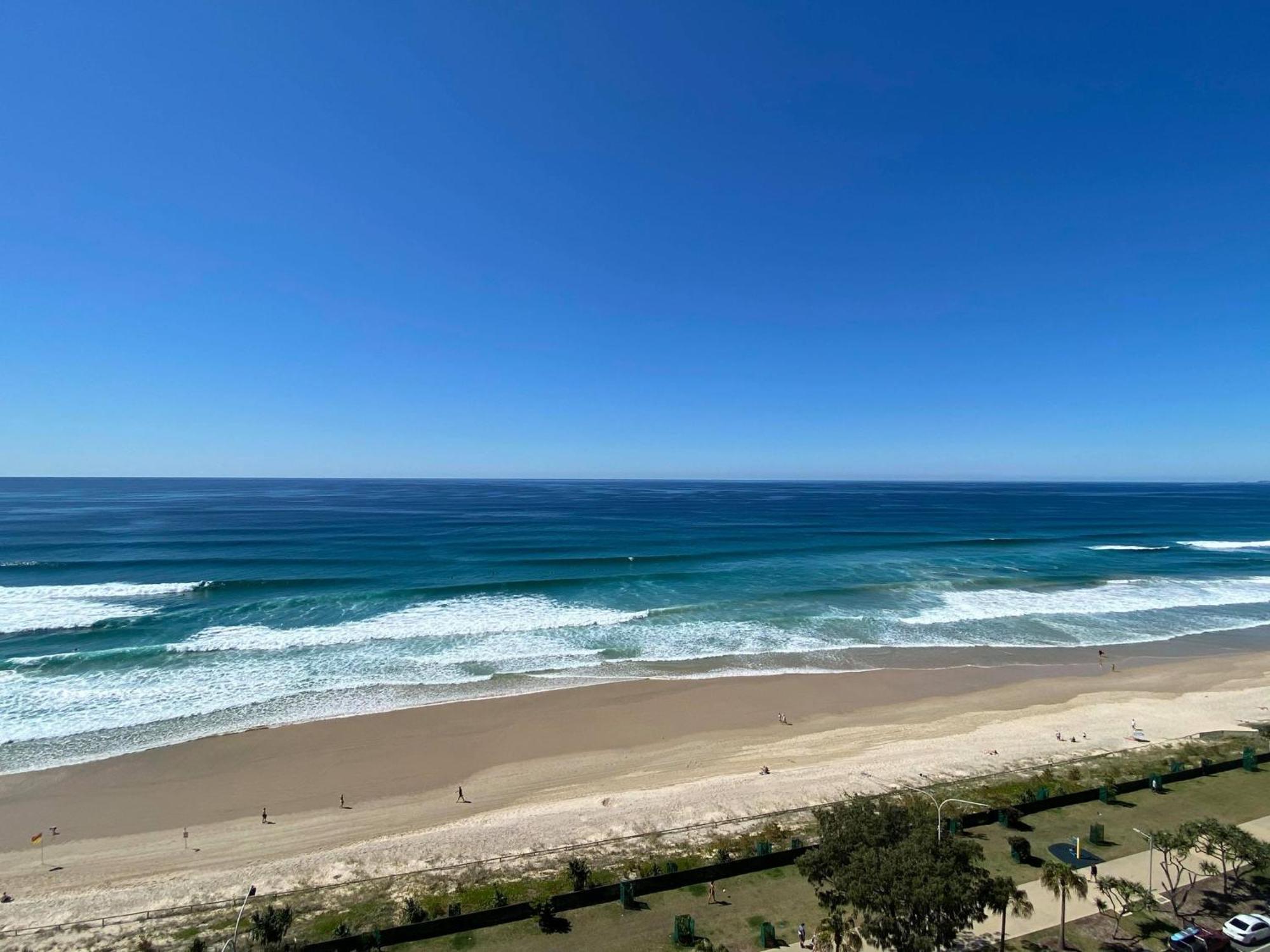 Hi Surf Beachfront Resort Apartments Gold Coast Bagian luar foto