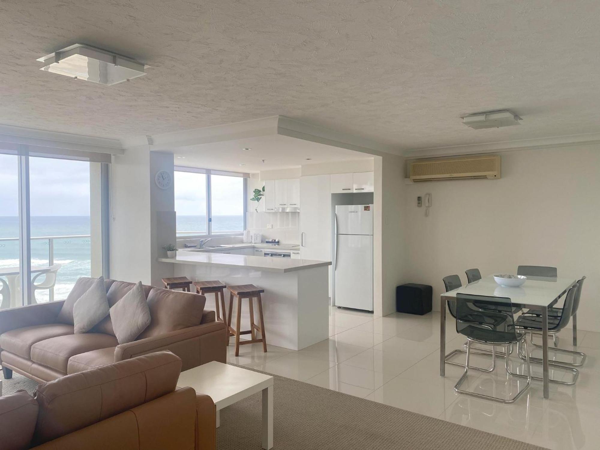 Hi Surf Beachfront Resort Apartments Gold Coast Bagian luar foto