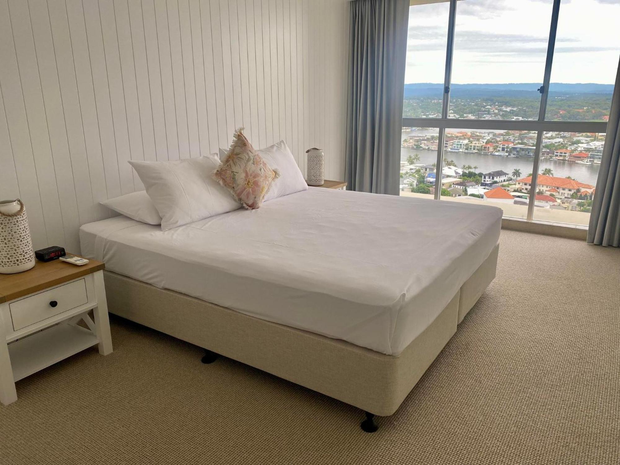 Hi Surf Beachfront Resort Apartments Gold Coast Bagian luar foto